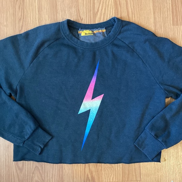 ❤️ Aviator Nation Rainbow Lightening Bolt Crop Sweater Size Medium - Picture 2 of 8
